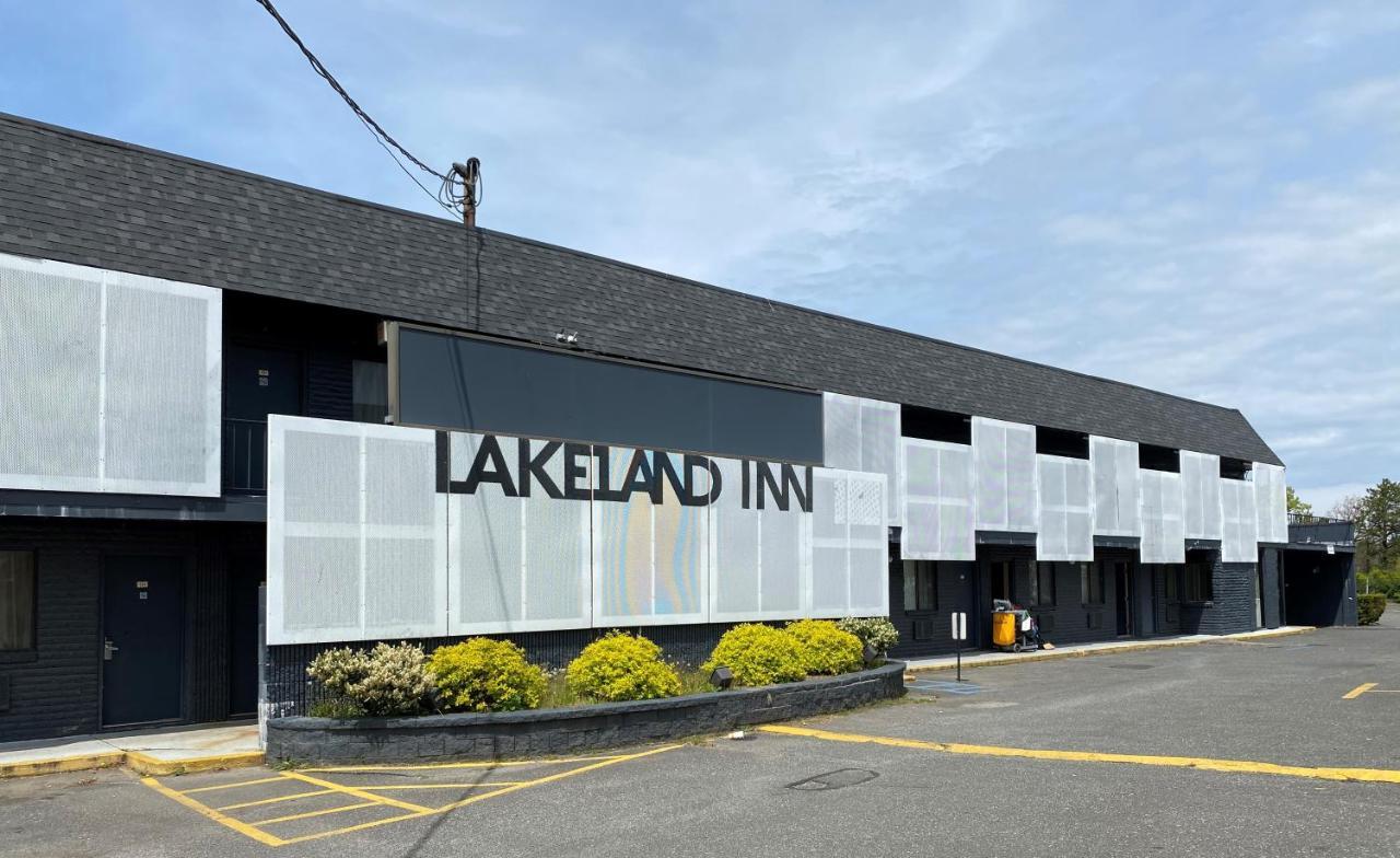 Lakeland Inn - 보헤미아 외부 사진