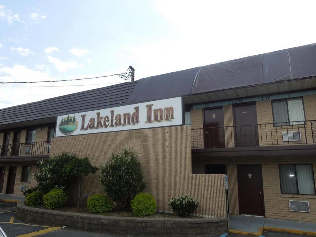 Lakeland Inn - 보헤미아 외부 사진